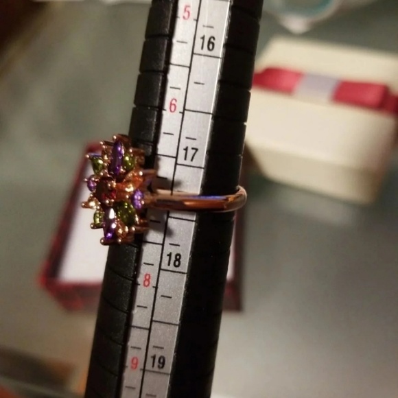 Rose Gold Rainbow Flower Ring - Picture 5 of 5